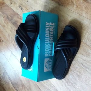 Reef lofty lux sandals black NWT